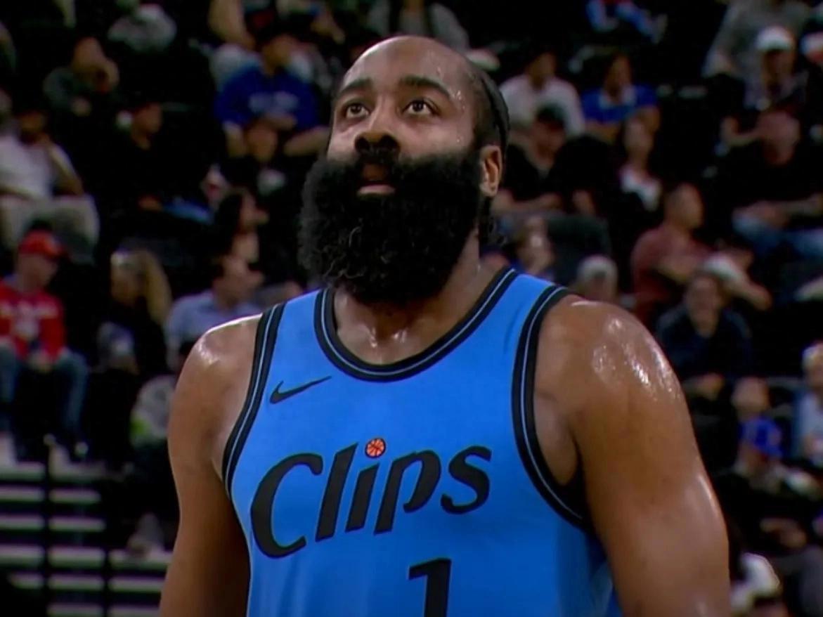 包含哈登在澳大利亚队比赛中战术调整，重要助攻引发热议！的词条